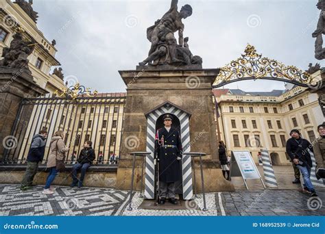 hradní stráž plat|Prague Castle Guard